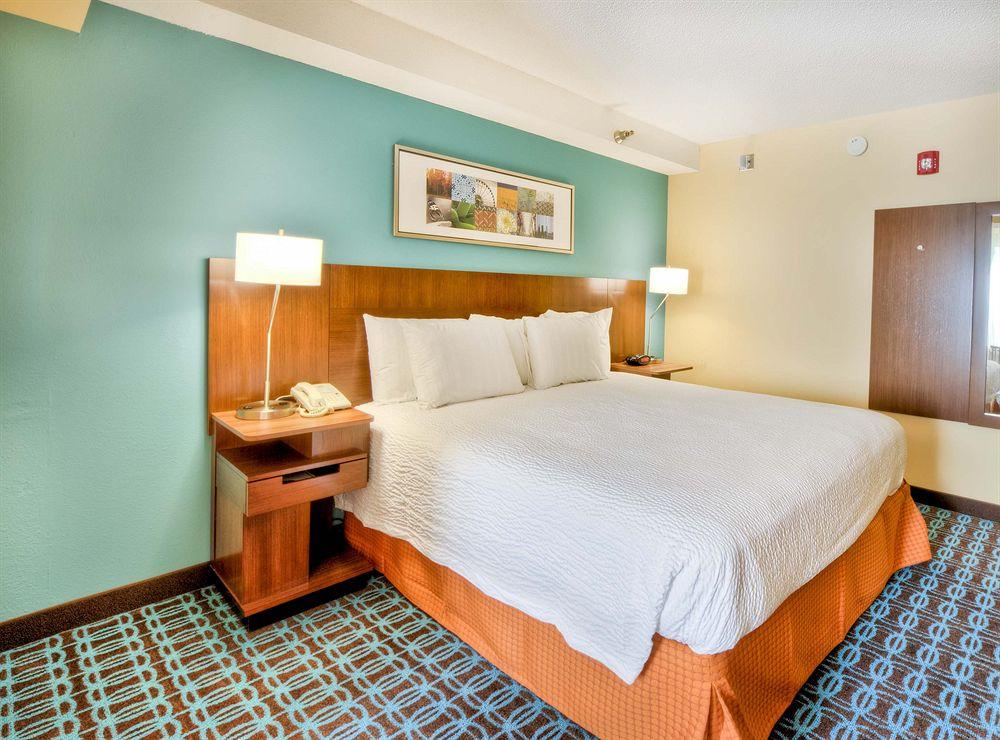 Fairfield Inn & Suites Raleigh Crabtree Valley Екстер'єр фото