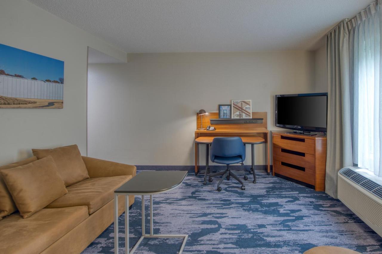 Fairfield Inn & Suites Raleigh Crabtree Valley Екстер'єр фото