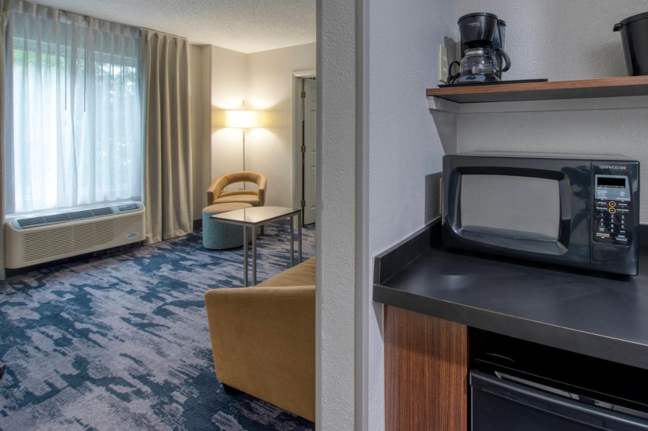 Fairfield Inn & Suites Raleigh Crabtree Valley Екстер'єр фото
