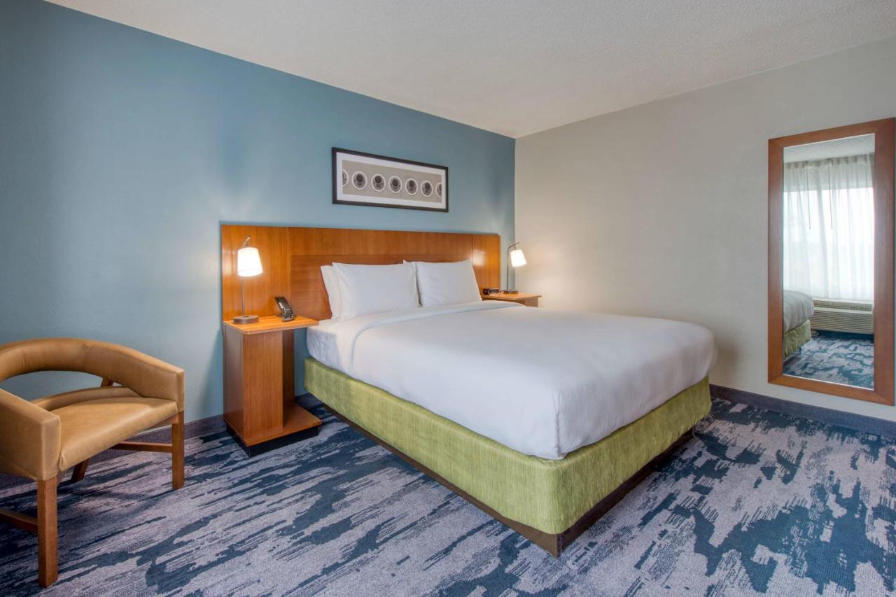 Fairfield Inn & Suites Raleigh Crabtree Valley Екстер'єр фото