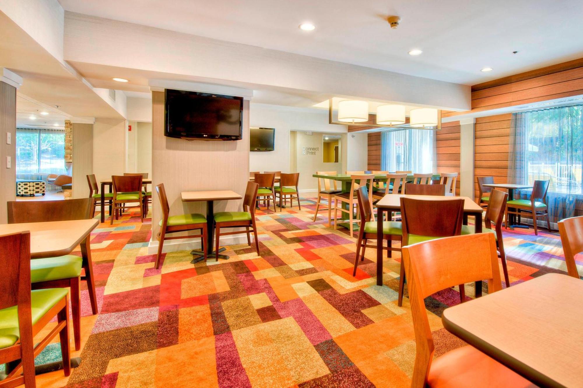 Fairfield Inn & Suites Raleigh Crabtree Valley Екстер'єр фото